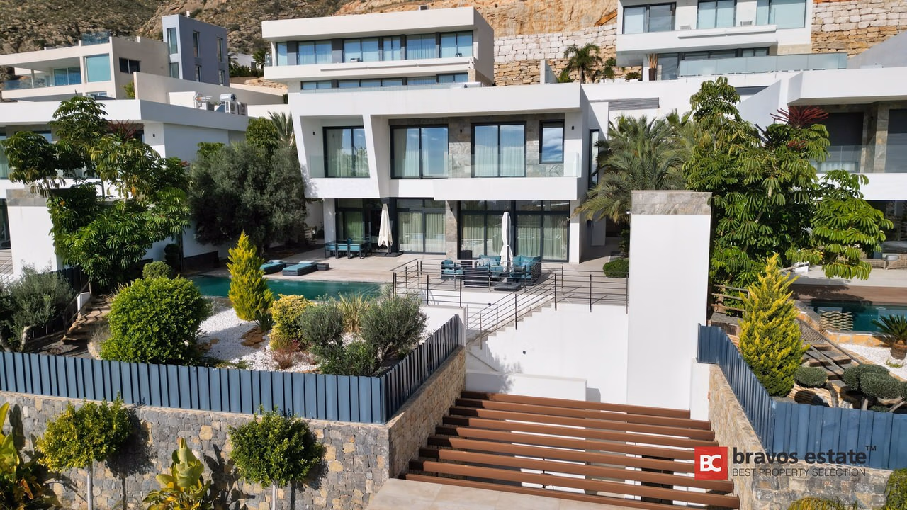 Luxury 5-Bedroom Villa in Finestrat - 4