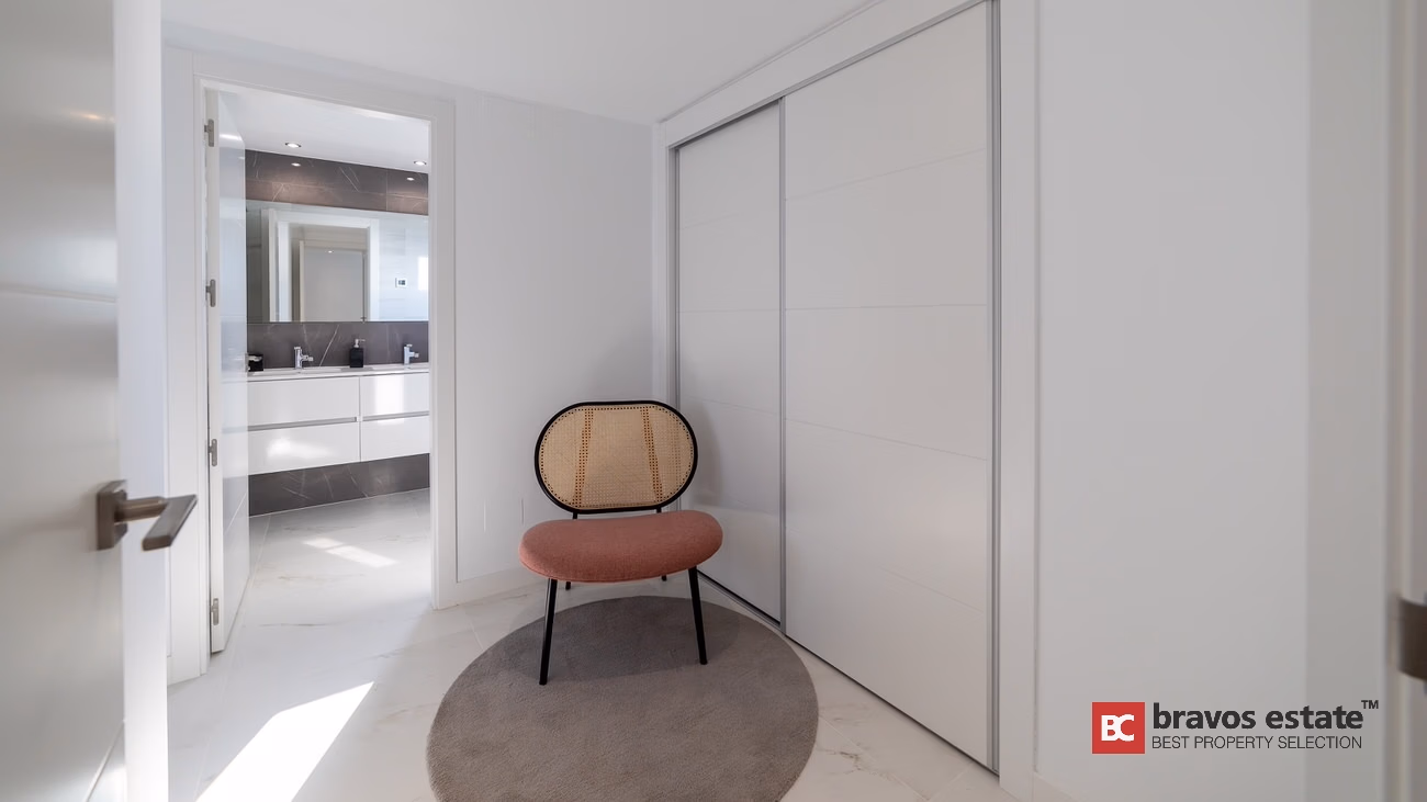Apartamento Frente al Mar de 3 Dormitorios en Punta Prima - 30