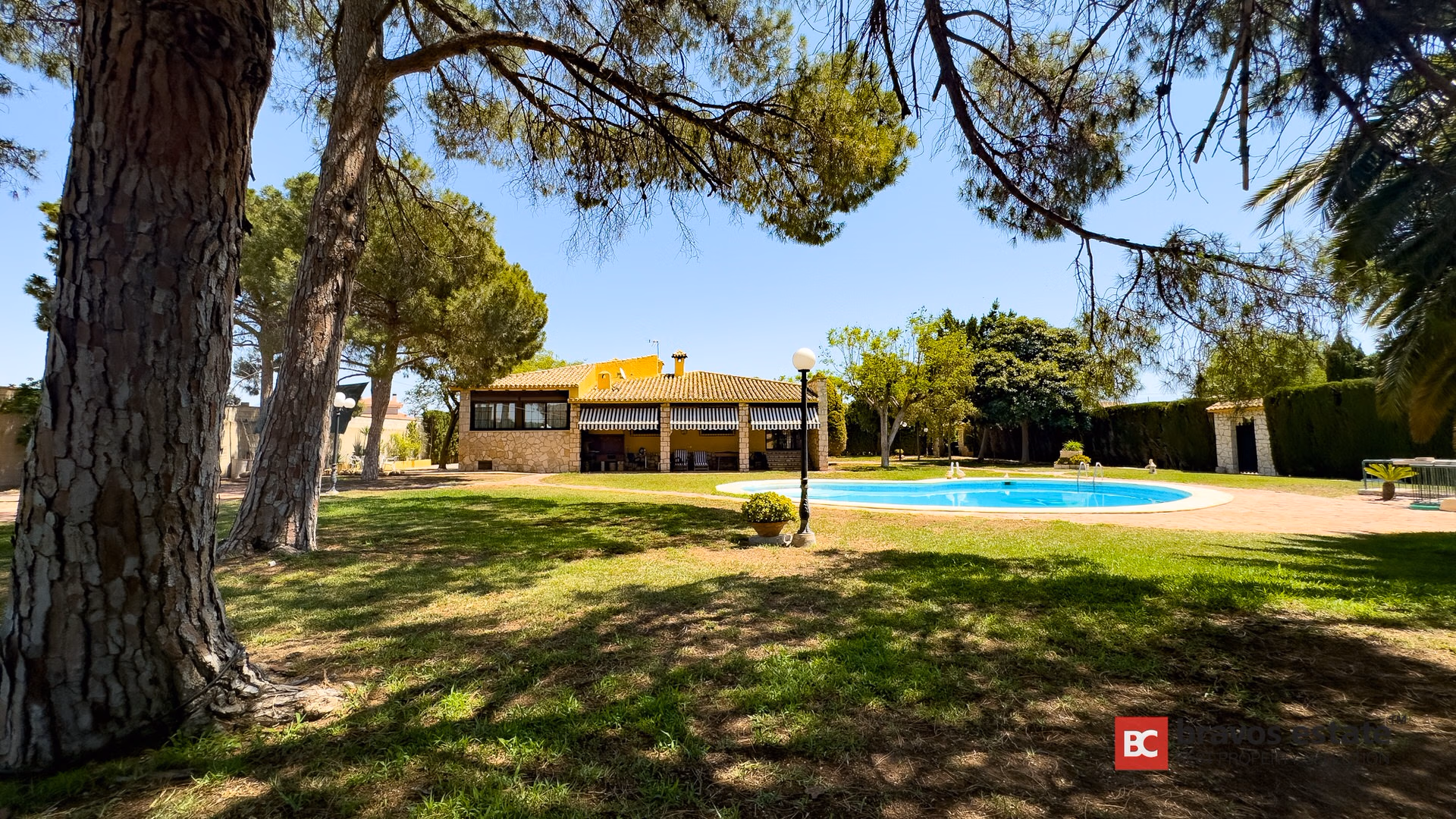 Villa Espaciosa de 5 Dormitorios en Playa de San Juan - 4