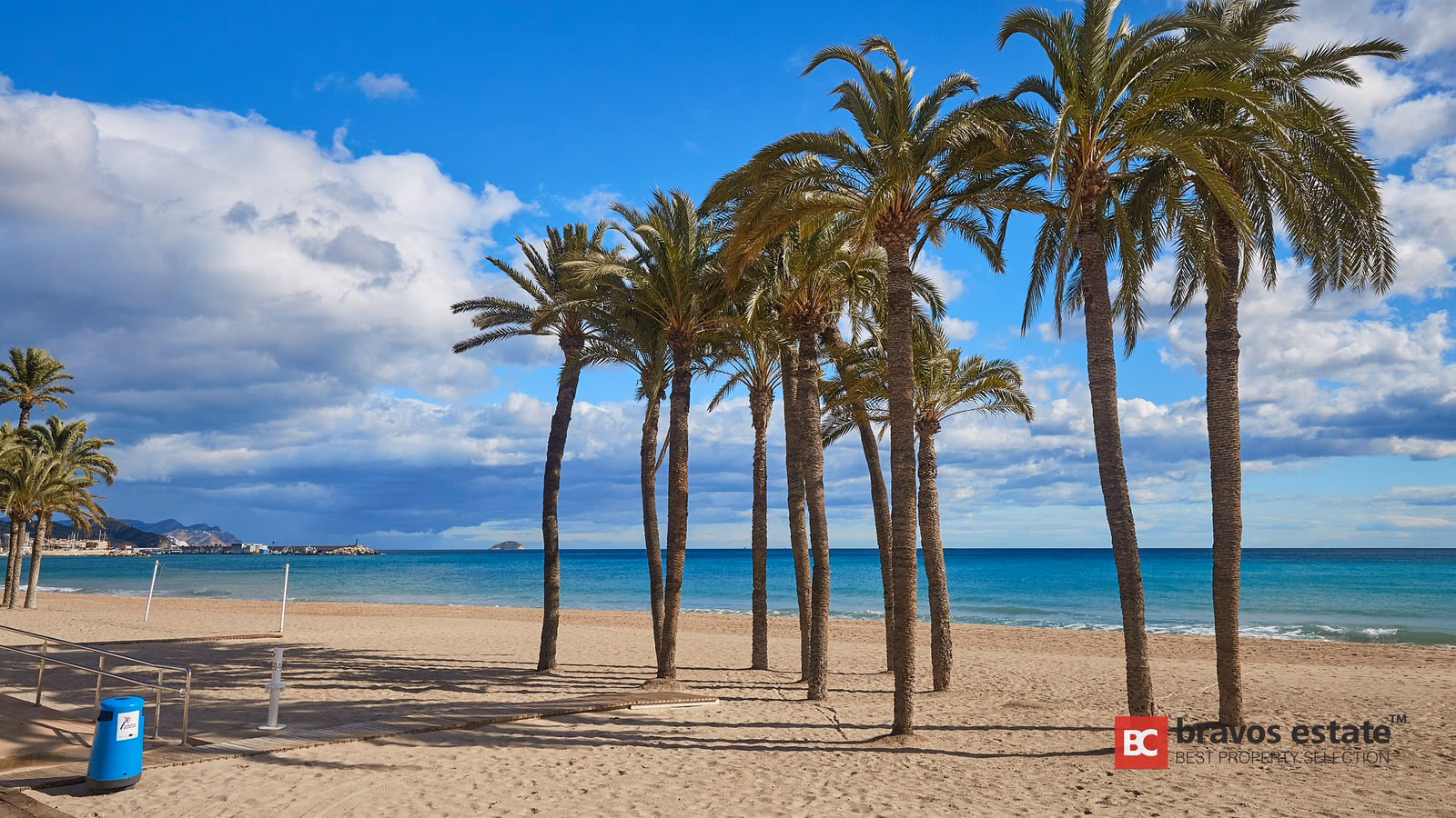 Seafront 2-Bedroom Apartment in Villajoyosa · 93 m² - 16