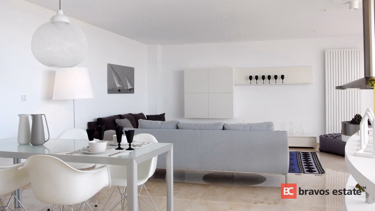 Seafront 6-Bedroom Villa in Altea - 12