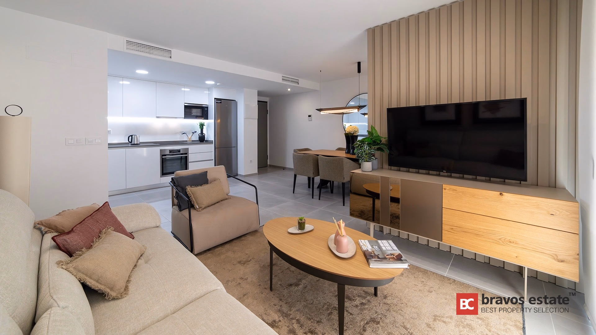 Beachside 2-Bedroom Apartment in Punta Prima - 11