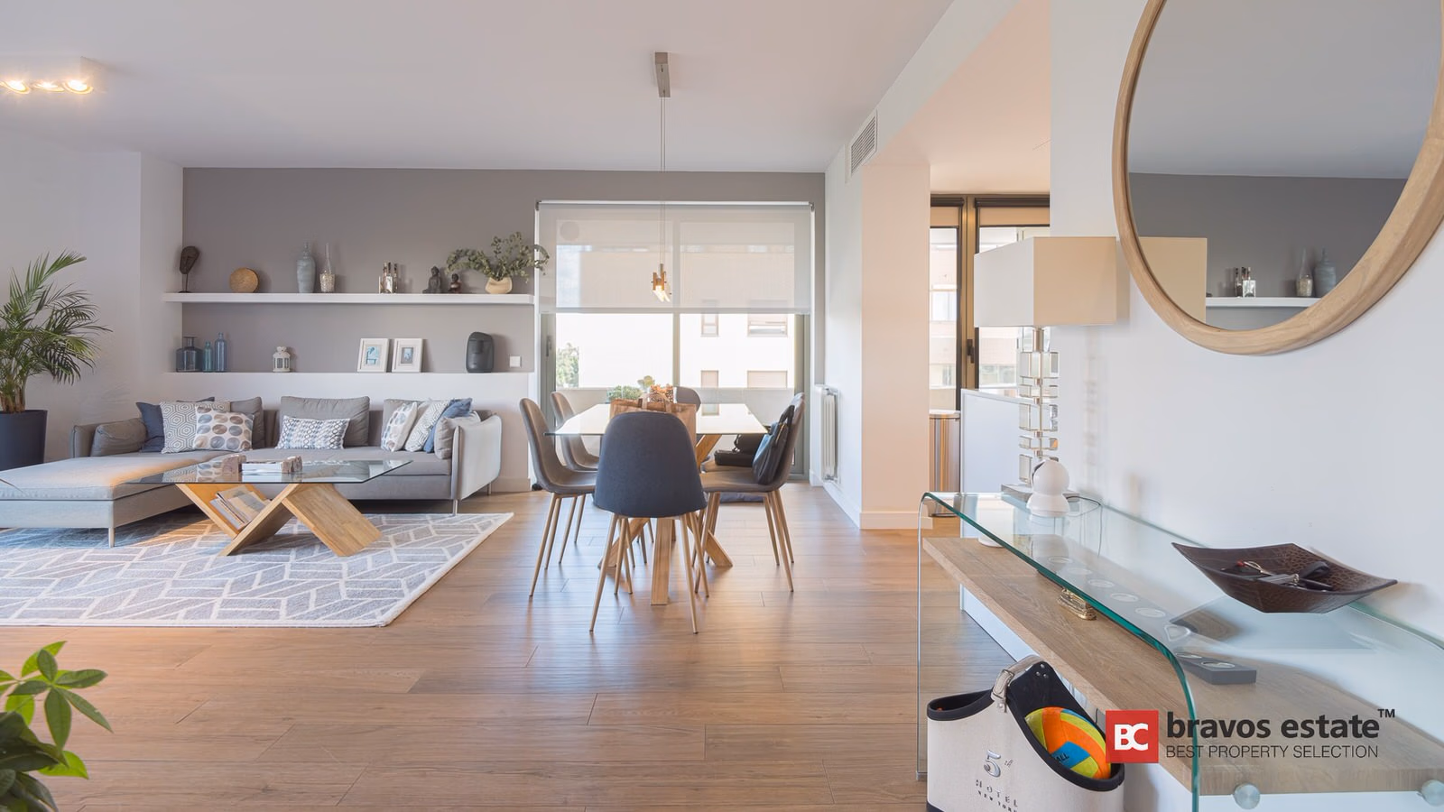 Beachside 4-Bedroom Apartment in Playa de San Juan · 146 m² - 9