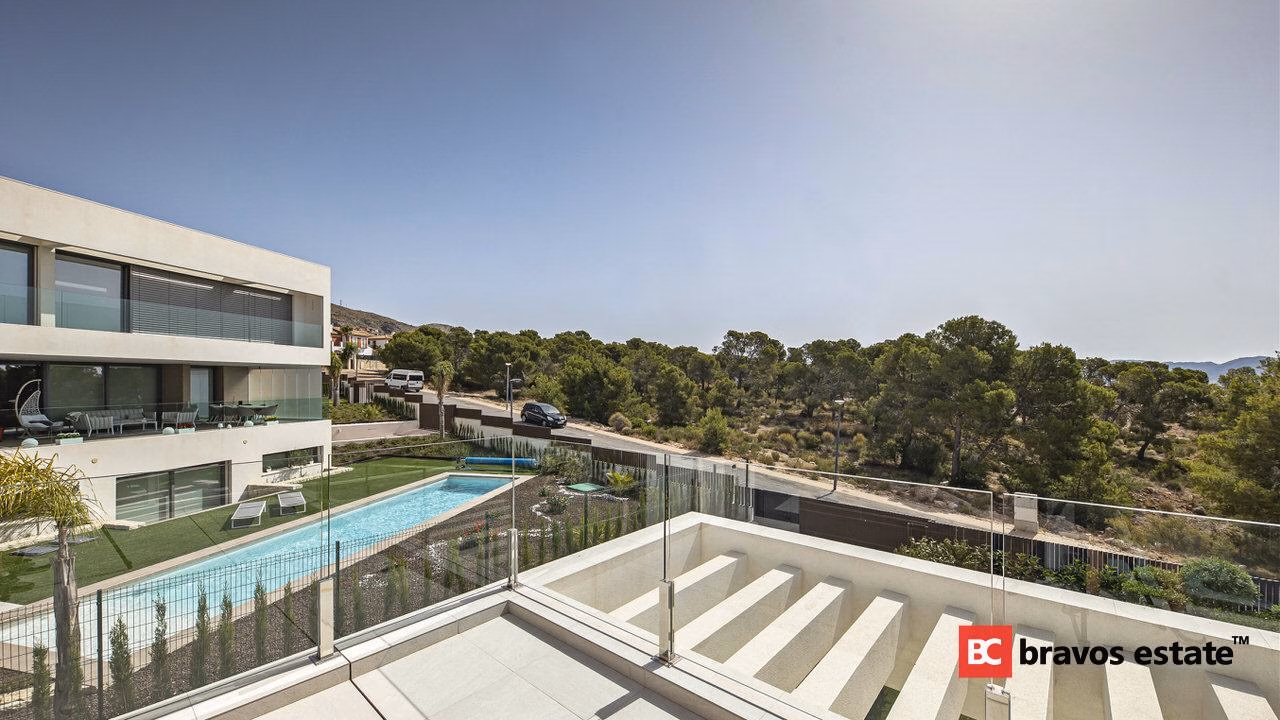 Villa de Obra Nueva de 3 Dormitorios en Finestrat · 142 m² - 17