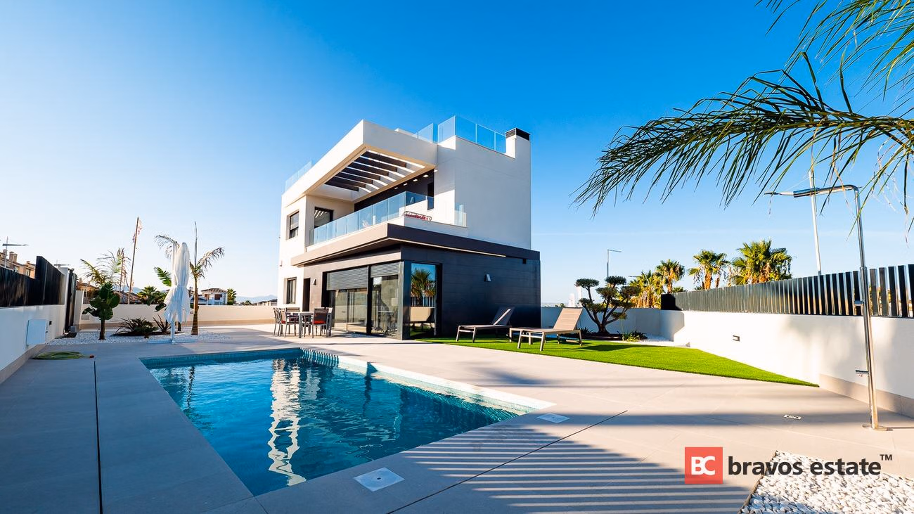 New Build 5-Bedroom Villa in Torrevieja - 1