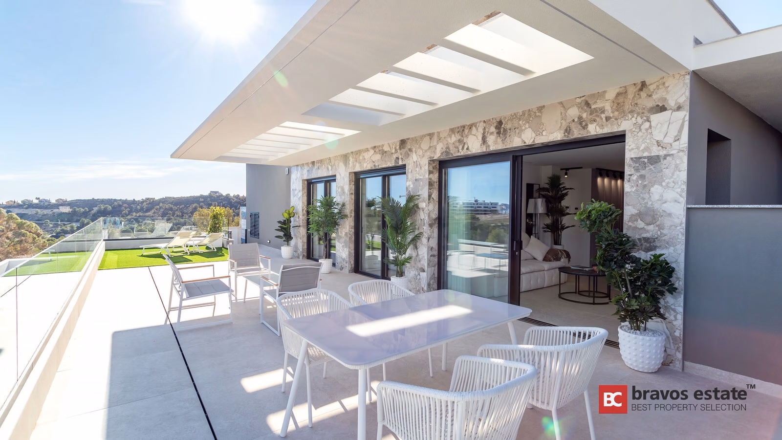 Apartamento Espacioso de 2 Dormitorios en Finestrat - 1