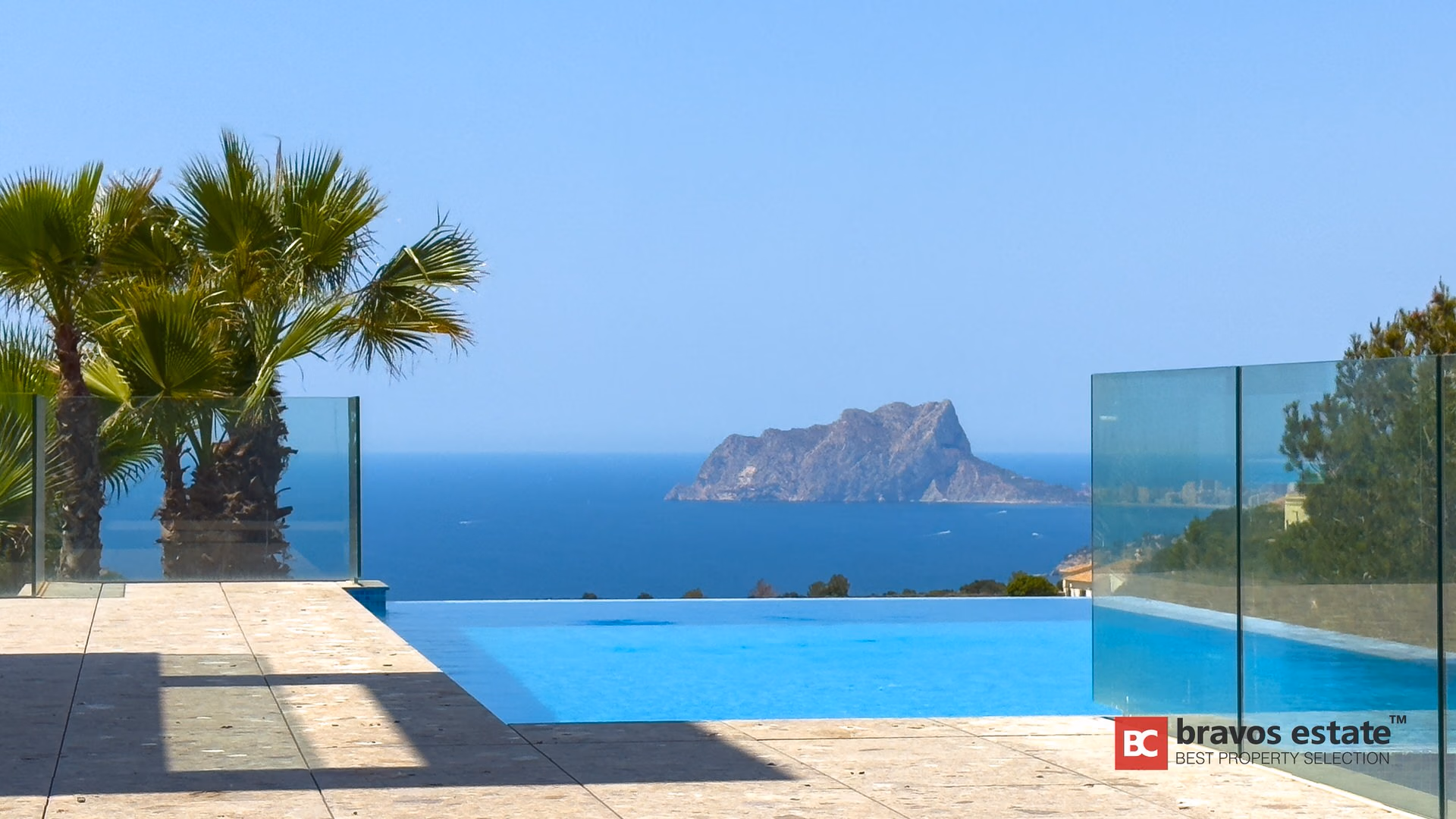 Villa De Lujo de 3 Dormitorios en Cumbre del Sol 1