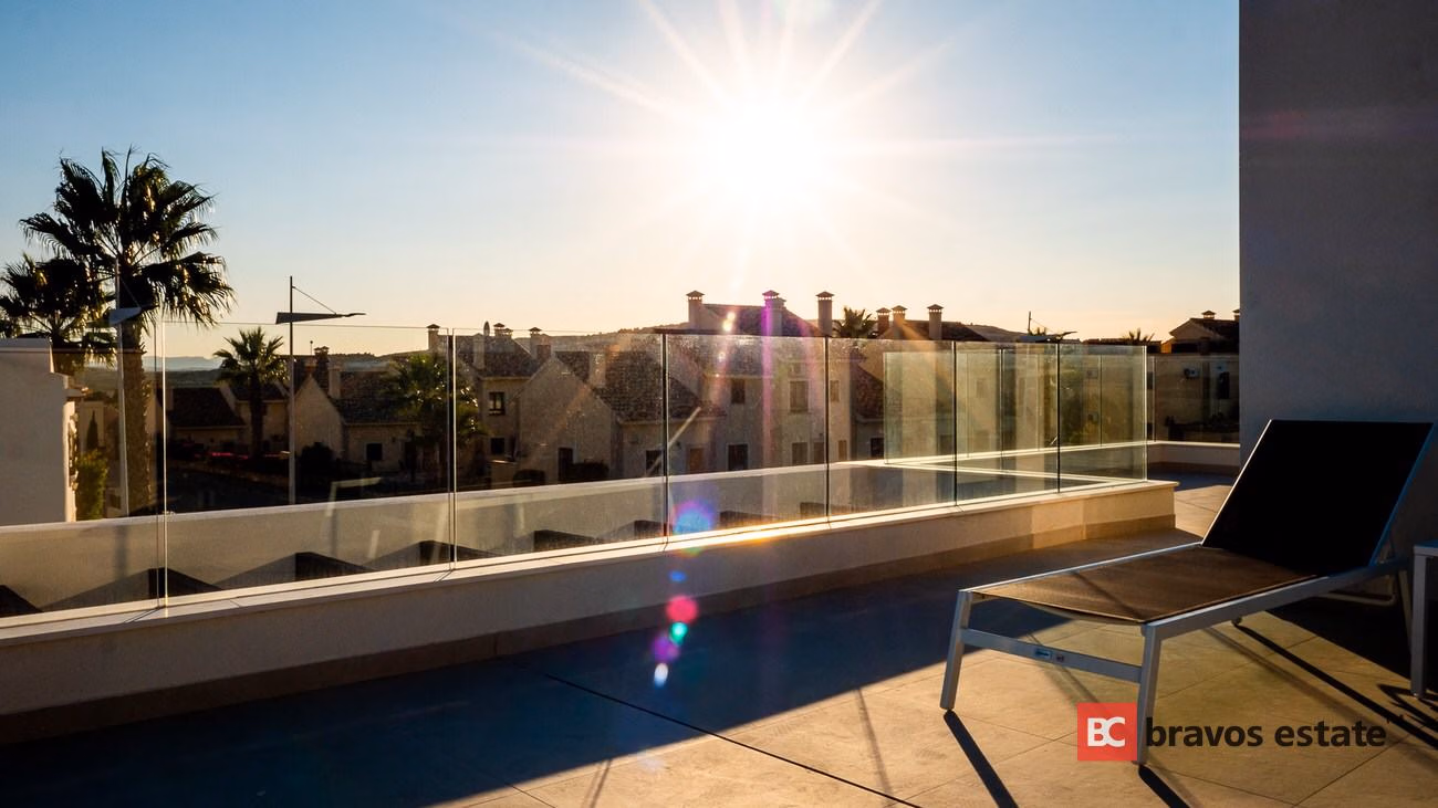Villa de Obra Nueva de 5 Dormitorios en Torrevieja - 15