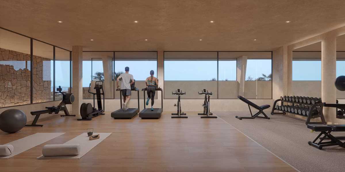 Gimnasio con cintas de correr, bicicletas y pesas en Kosmos, Torremolinos