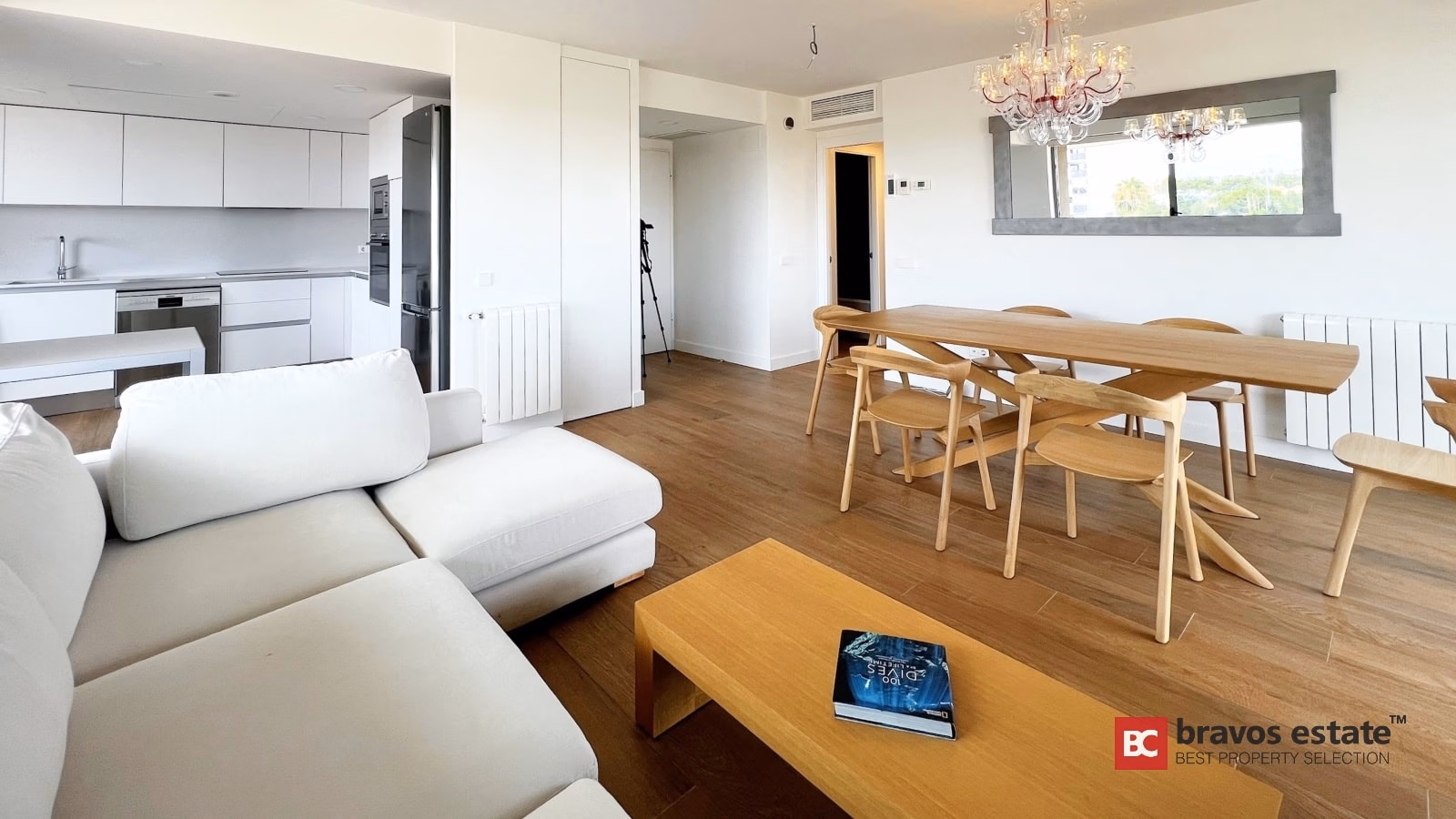 Beachside 3-Bedroom Apartment in Playa de San Juan - 12