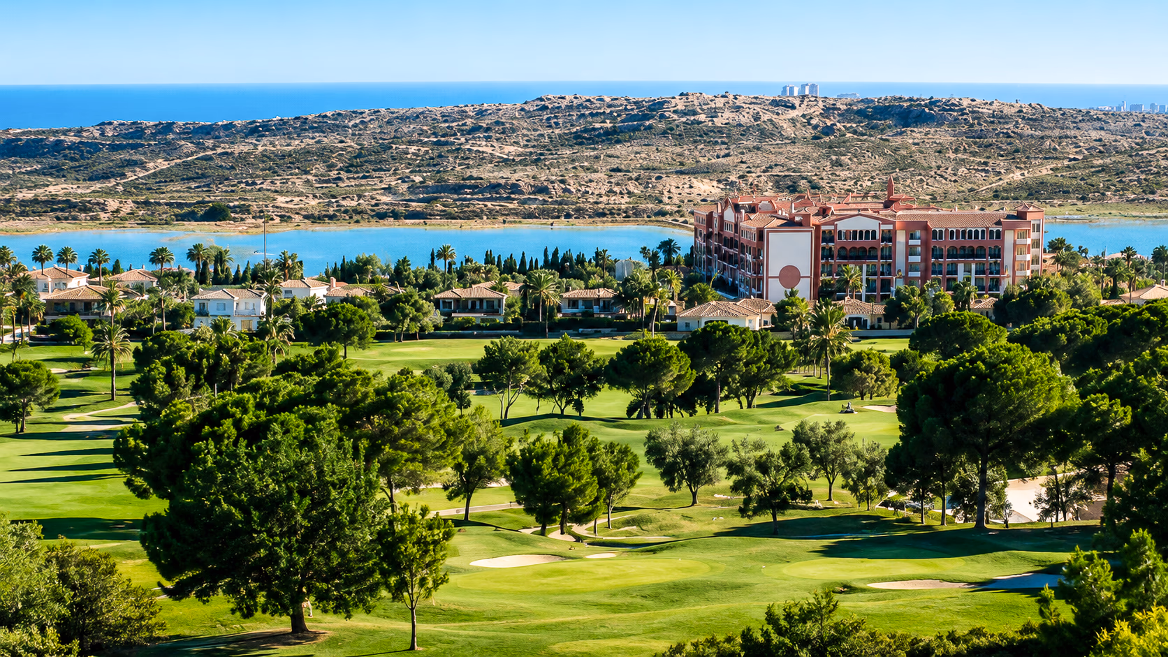 Campo de Bonalba Golf junto al complejo residencial
