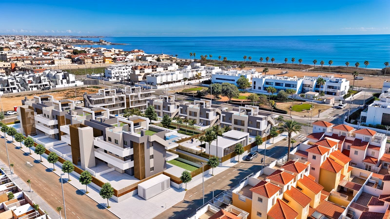 Luftaufnahme über Pilar de la Horadada mit Blick auf das Meer