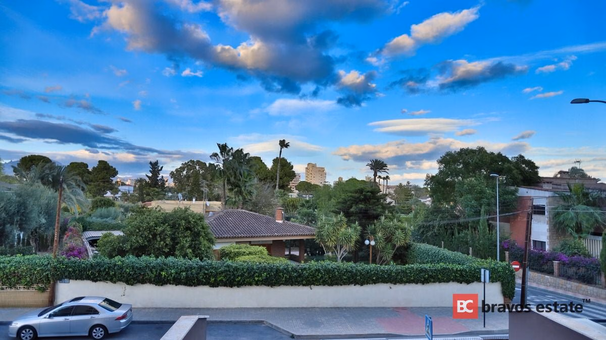 Beachside 2-Bedroom Apartment in Playa de San Juan - 5