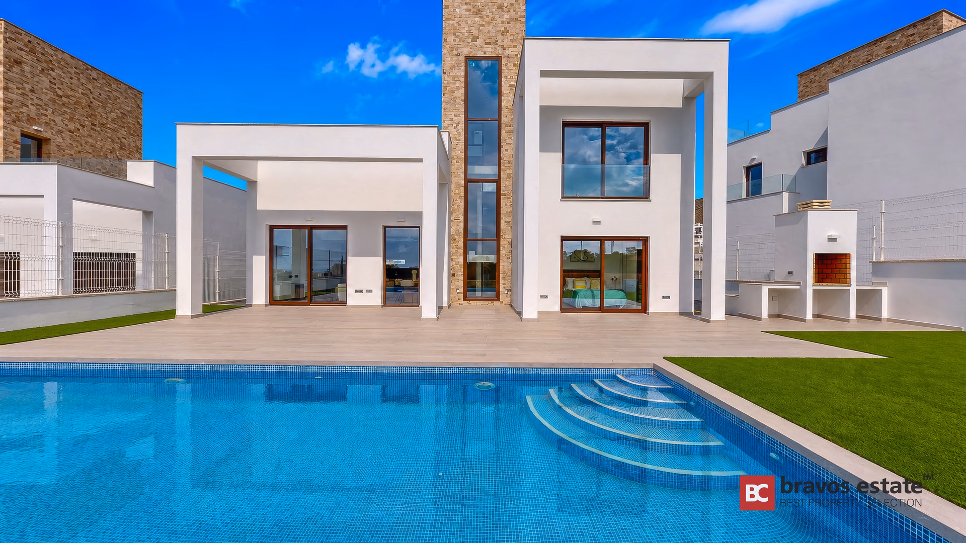 Luxury 5-Bedroom Villa with Pool in Finestrat 1