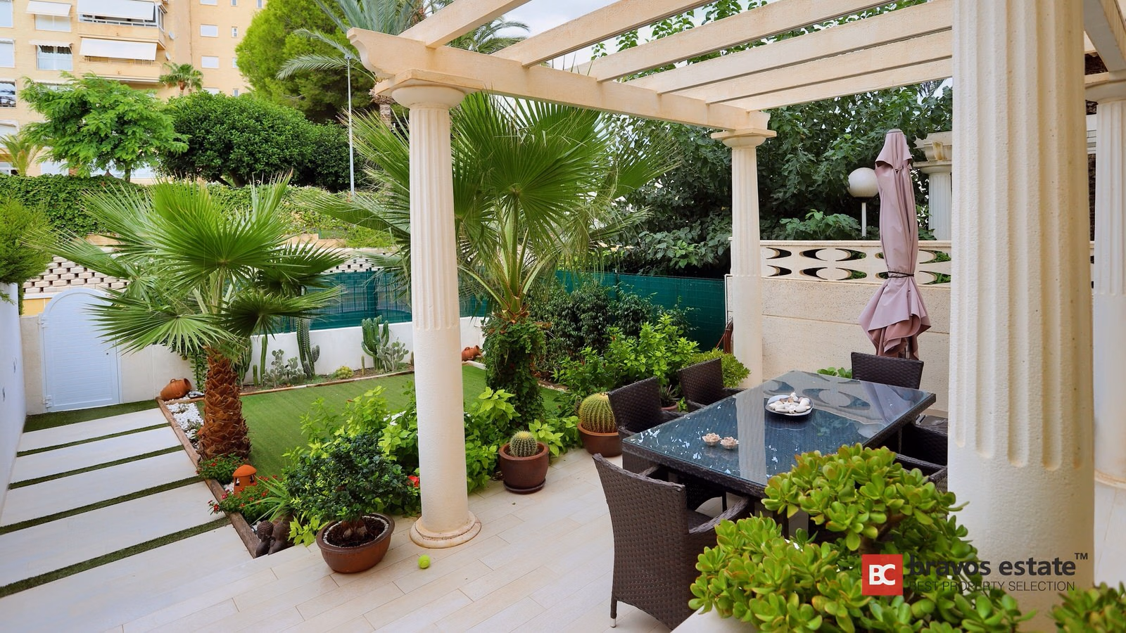 Beachside 4-Bedroom Bungalow in El Campello - 2