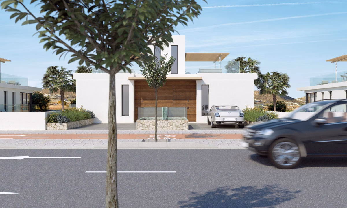 Villa on an elevated plot over the Font del Llop fairways