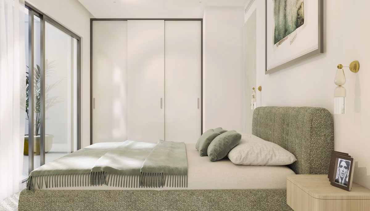Ruhiges Schlafzimmer mit Einbauschränken