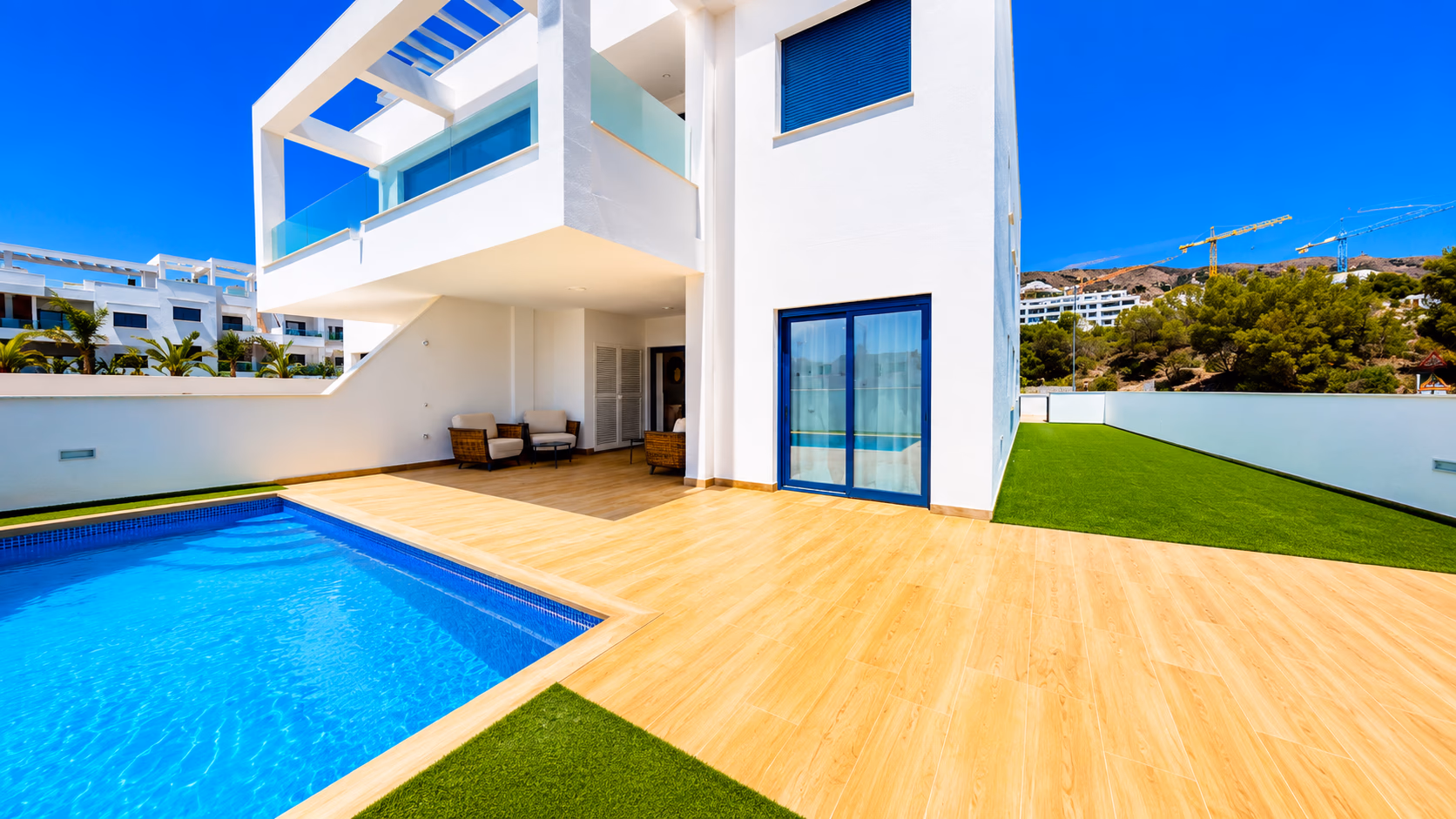 Privater Pool und Terrasse des Eckbungalows in Mirador Hills, Finestrat