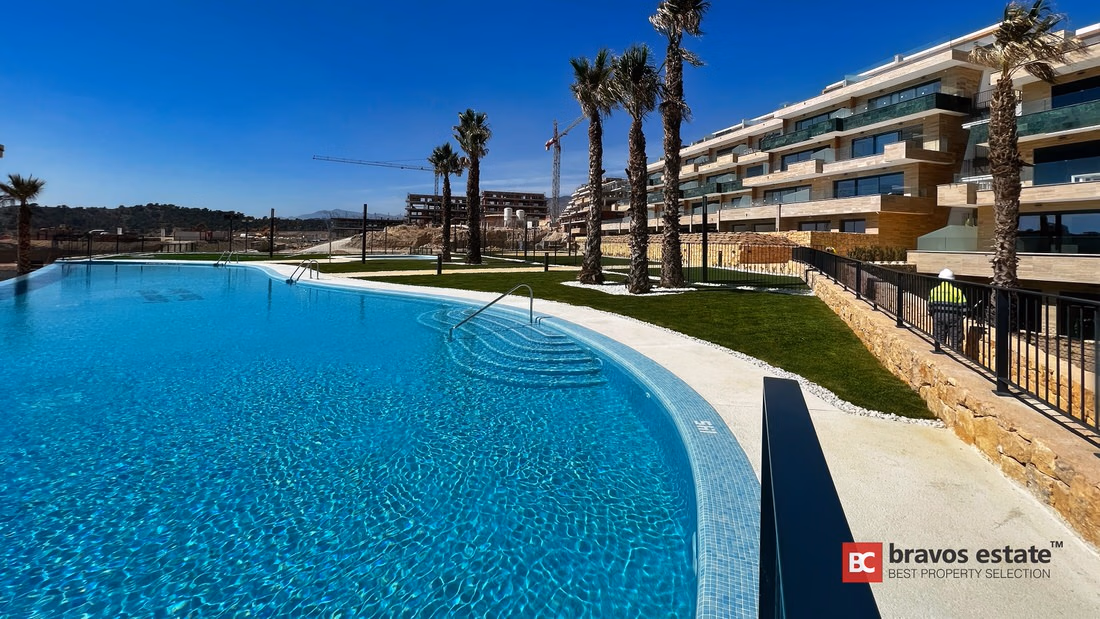 Spacious 3-Bedroom Apartment in Finestrat · 183 m² - 4
