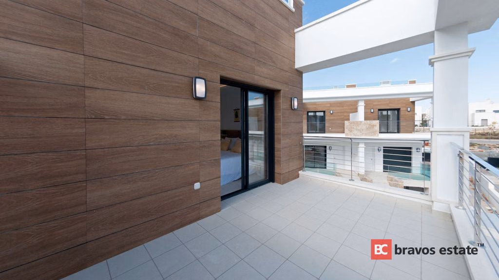 Spacious 3-Bedroom Bungalow in Ciudad Quesada - 1