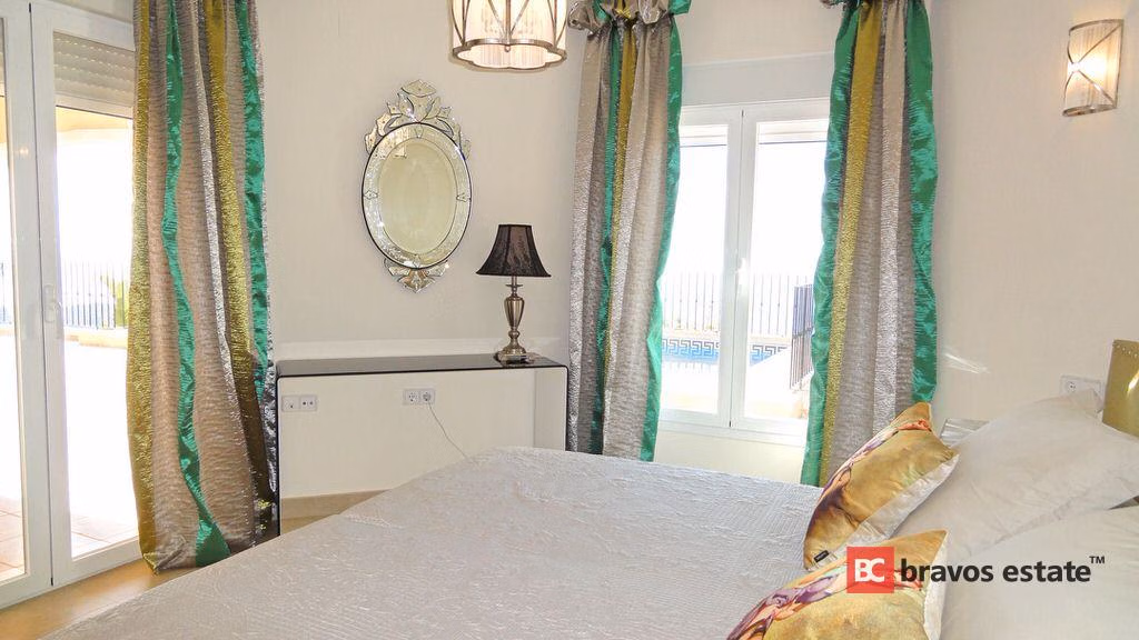 Beachside 3-Bedroom Villa in Cumbre del Sol - 17