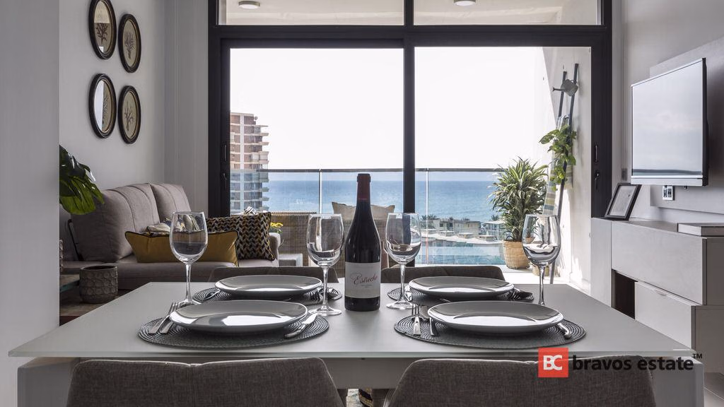 Seafront 2-Bedroom Apartment in Benidorm - 6