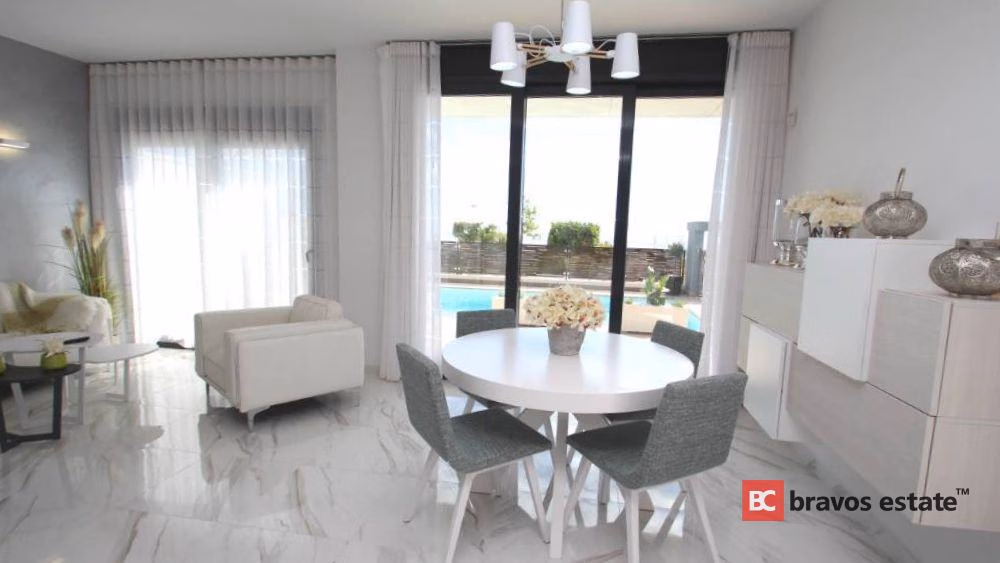 Villa Cerca del Mar de 3 Dormitorios en Campoamor - 10