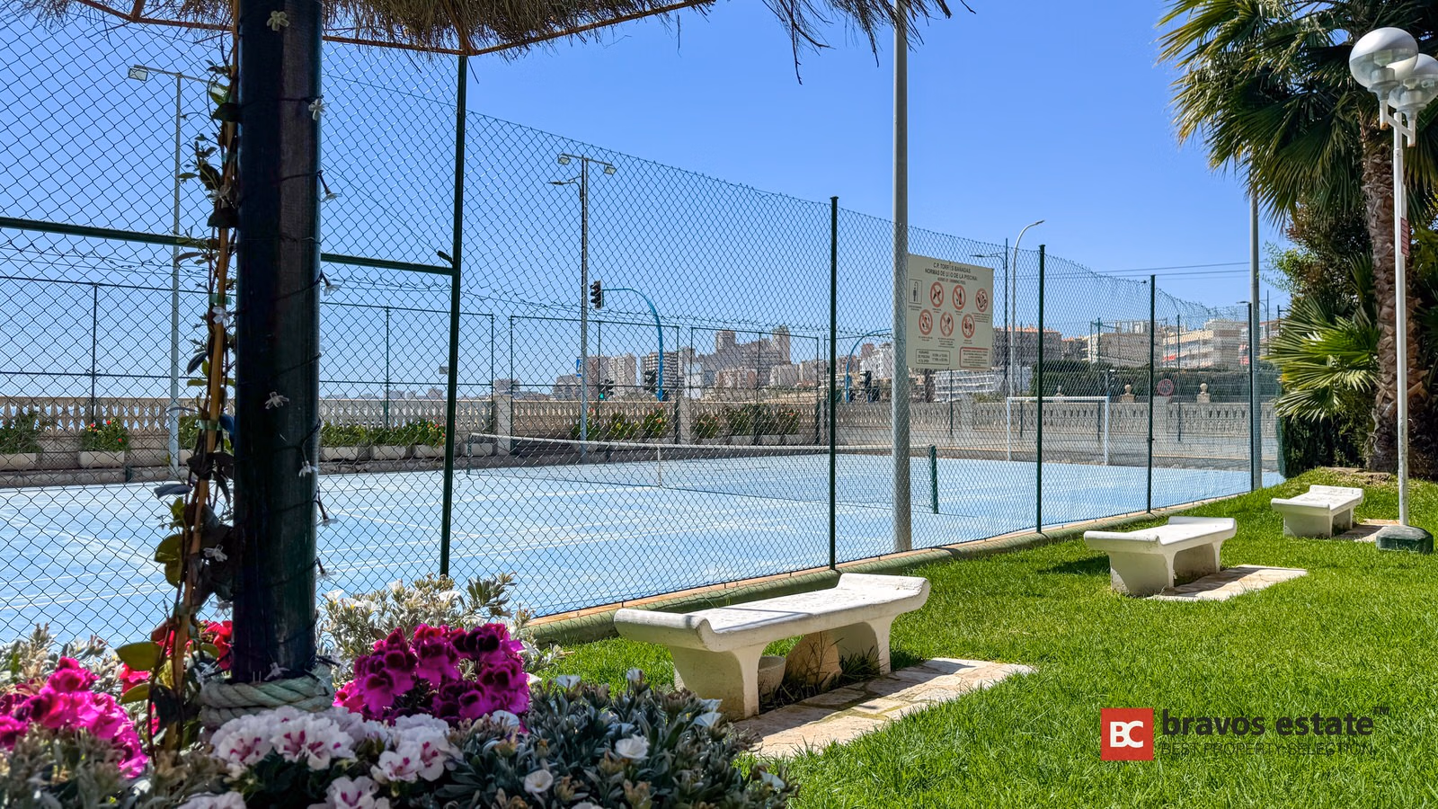 Seafront 2-Bedroom Apartment in El Campello - 21