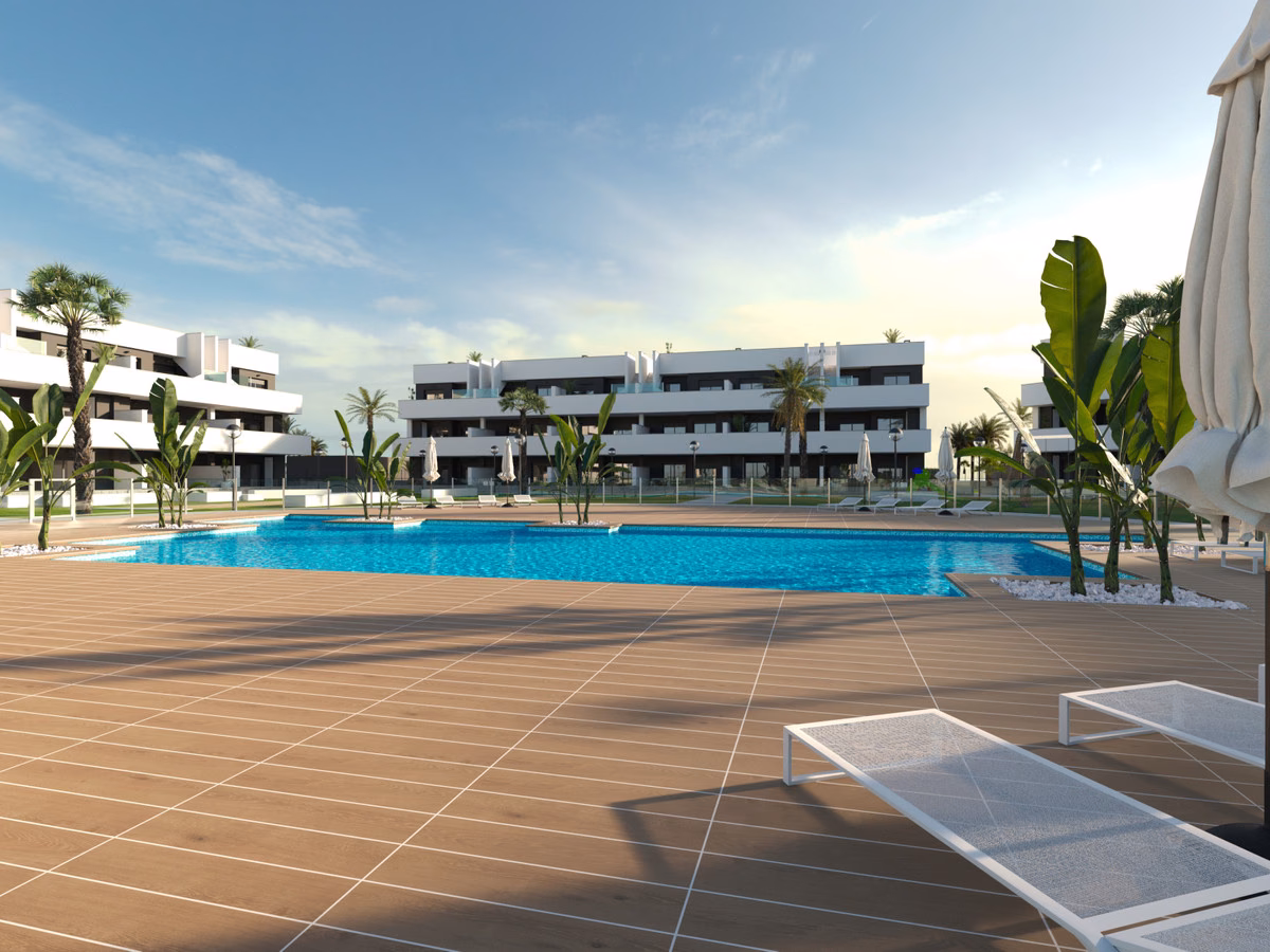 Großer Gemeinschaftspool mit Holzdeck, Oasis Laguna 2 Guardamar