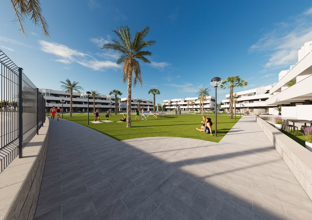 Fußgängerallee zwischen den Wohnblöcken, Oasis Laguna 2