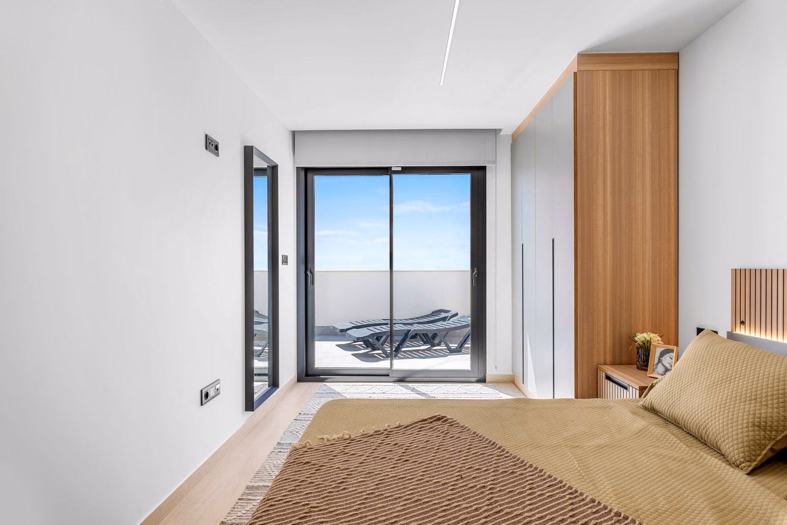 Sypialnia z wyjściem na taras solarium