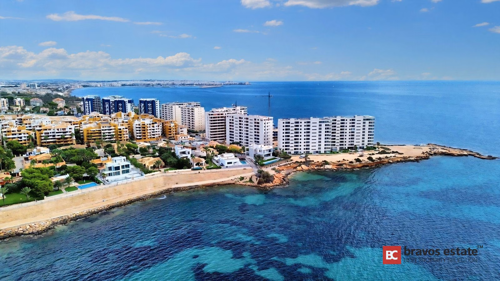 Seafront 3-Bedroom Apartment in Punta Prima - 1