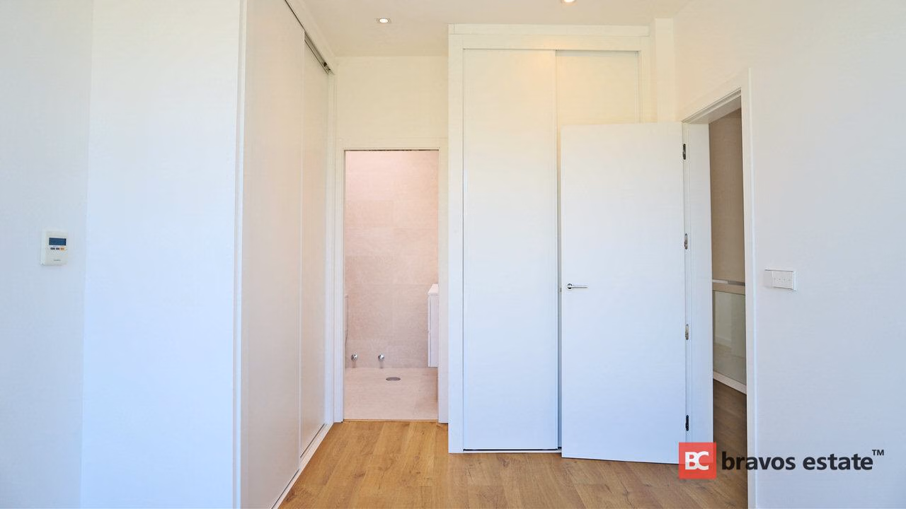 Spacious 3-Bedroom Villa in Playa de San Juan - 1