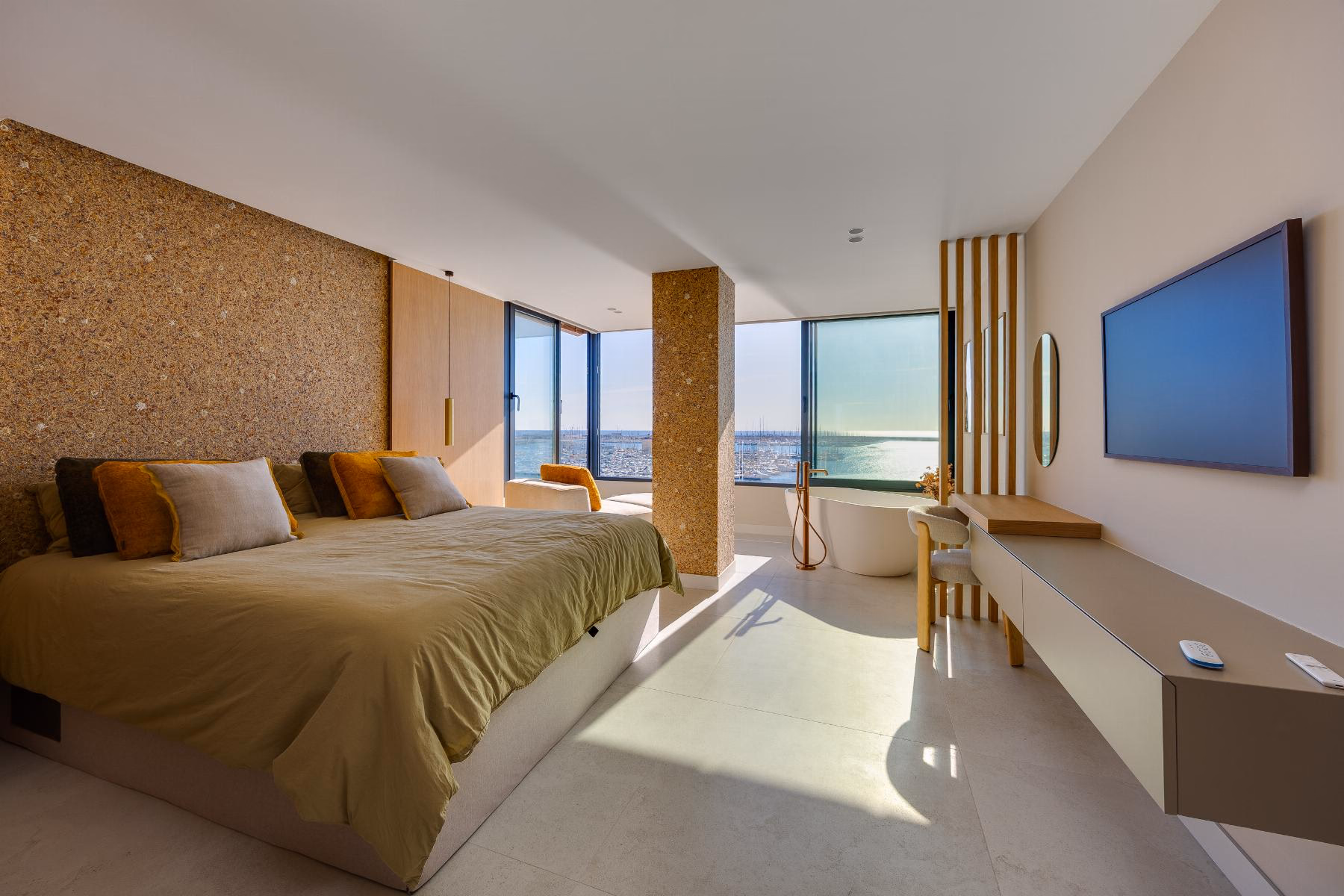 Playa del Acequión, Torrevieja — Renovated 2-Bed Seafront Apartment, 5th Floor - 18
