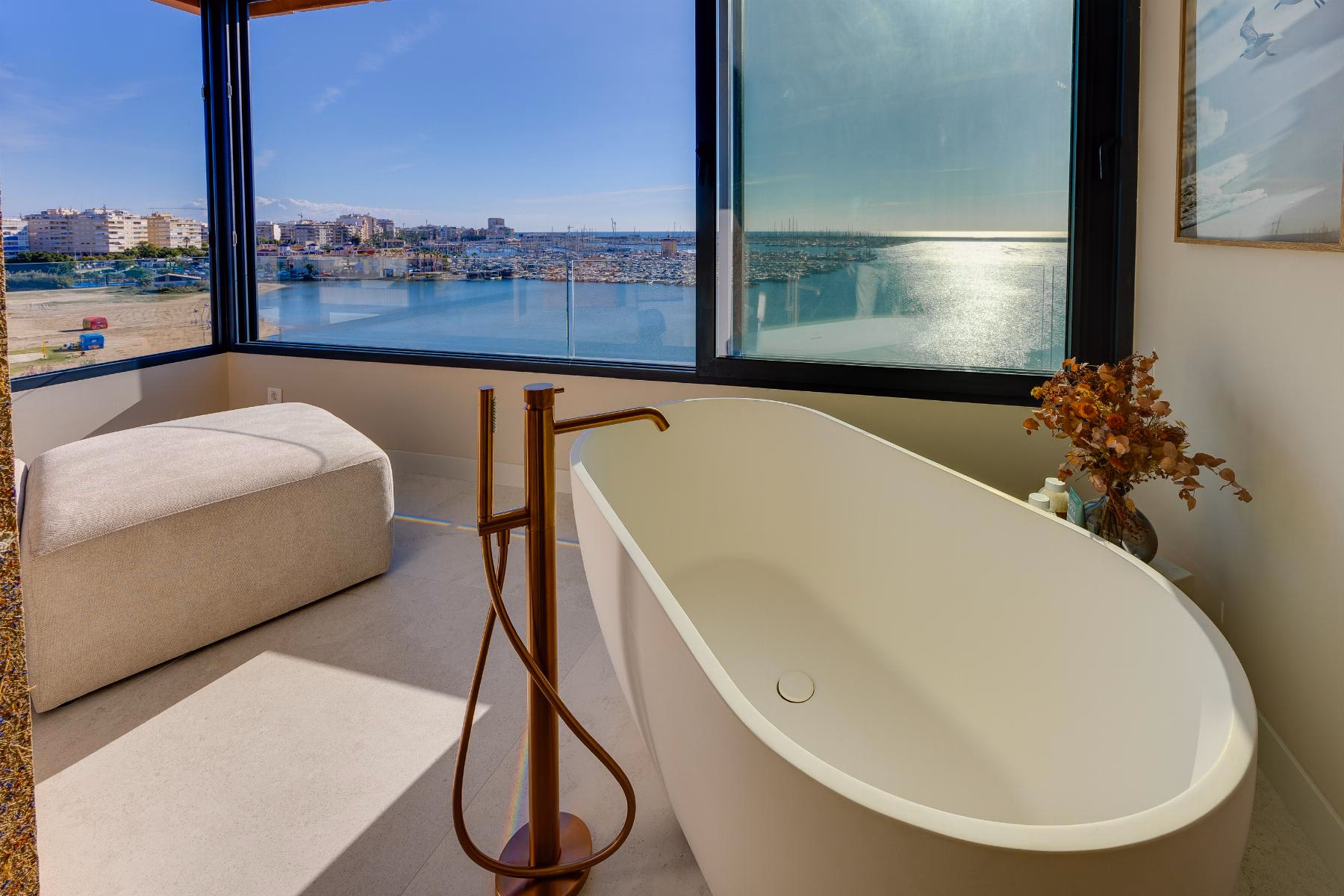 Playa del Acequión, Torrevieja — Renovated 2-Bed Seafront Apartment, 5th Floor - 24