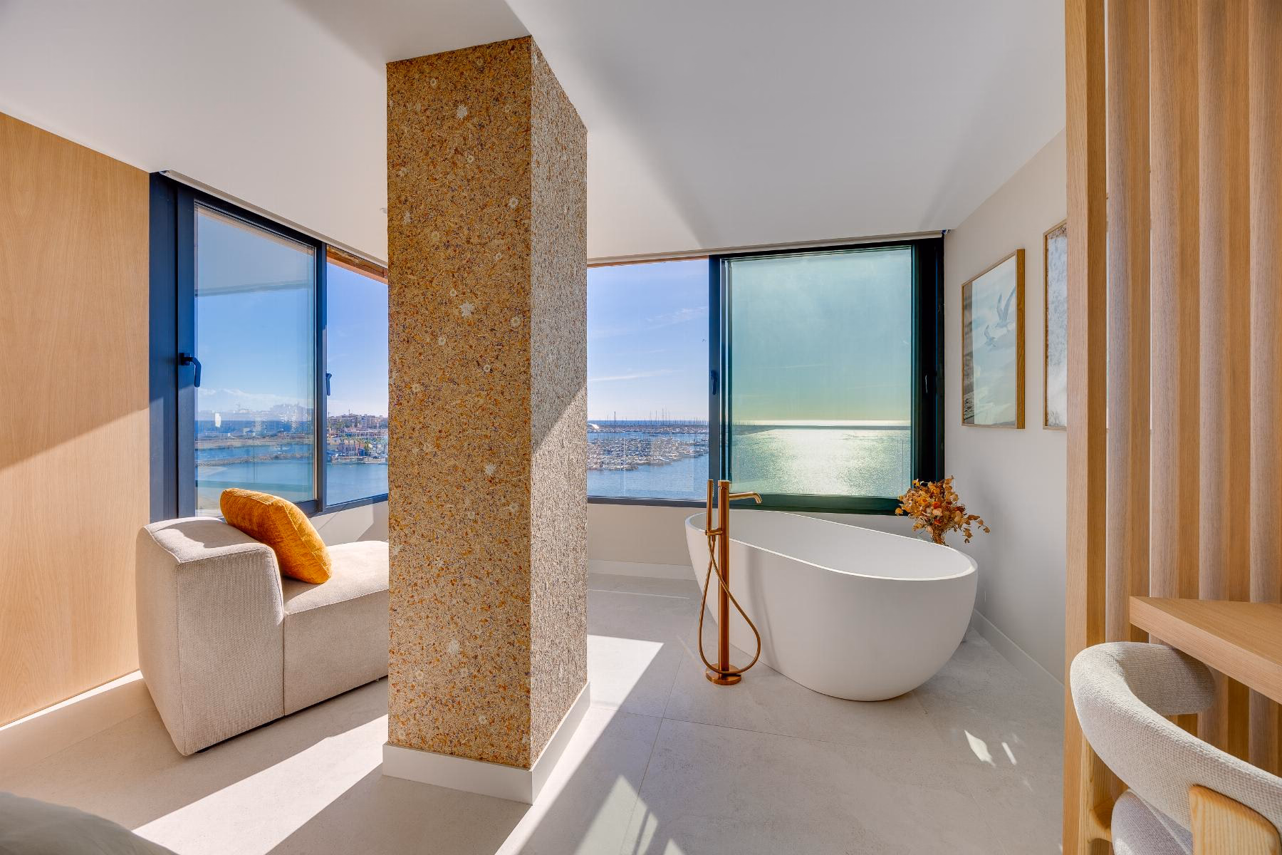 Playa del Acequión, Torrevieja — Renovated 2-Bed Seafront Apartment, 5th Floor - 25