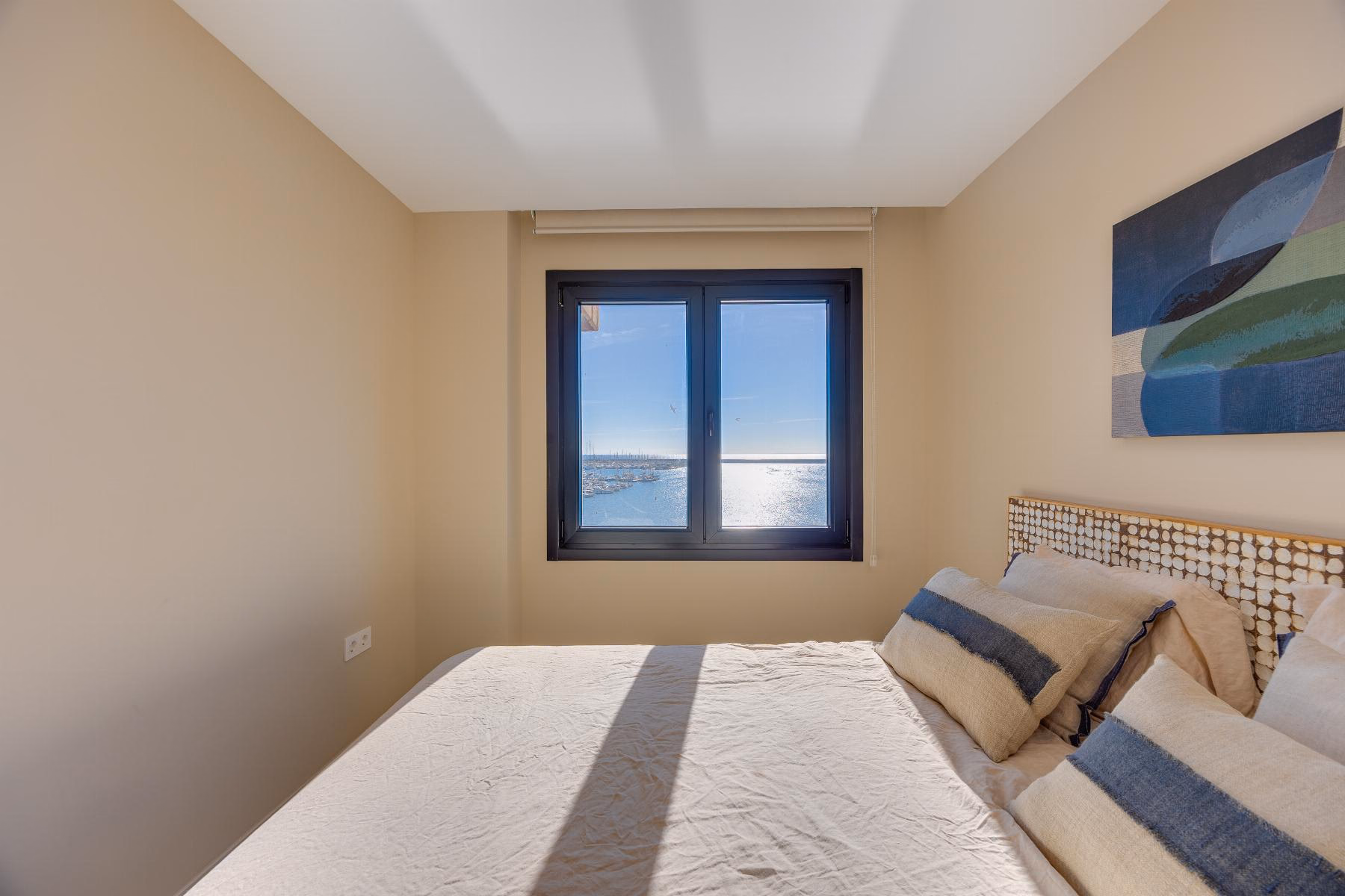 Playa del Acequión, Torrevieja — Renovated 2-Bed Seafront Apartment, 5th Floor - 33