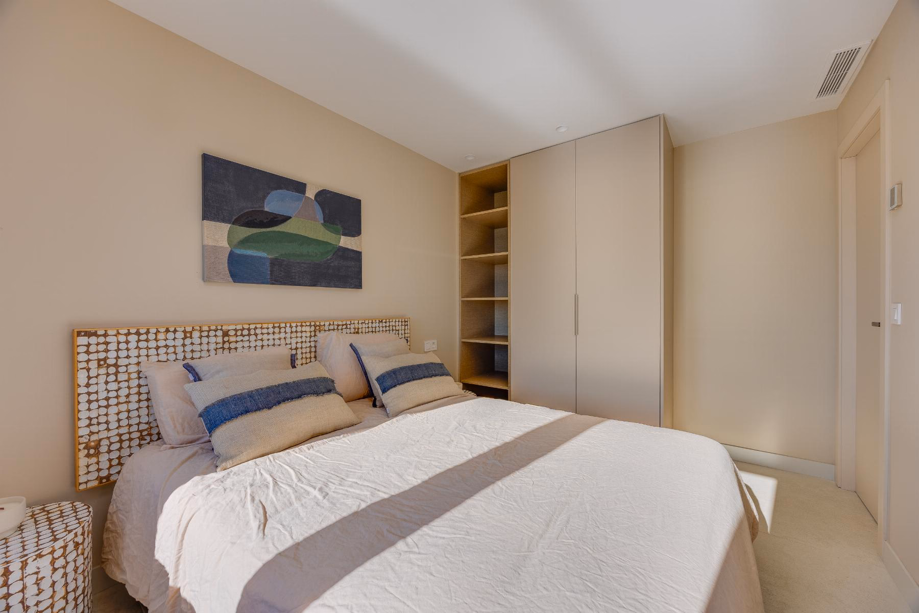 Playa del Acequión, Torrevieja — Renovated 2-Bed Seafront Apartment, 5th Floor - 34