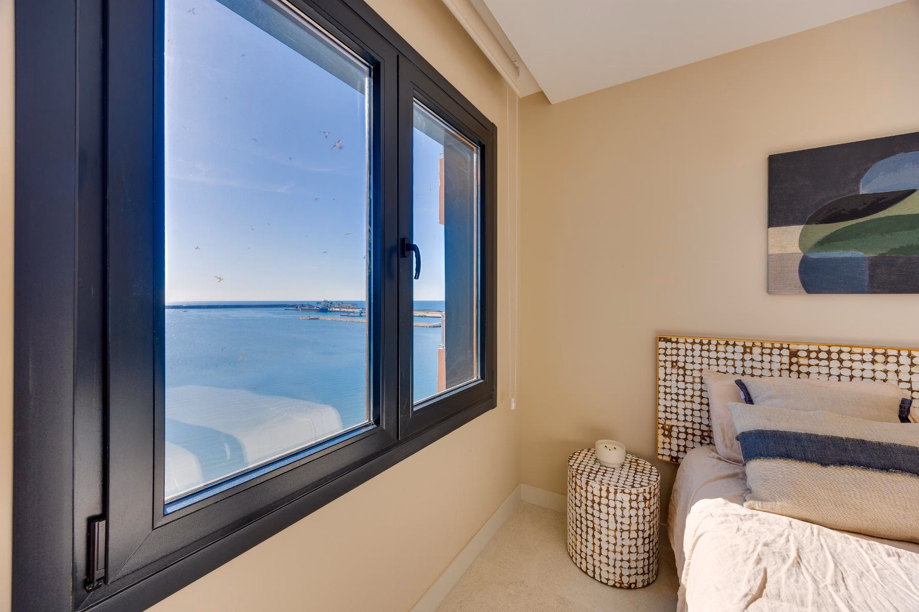 Playa del Acequión, Torrevieja — Renovated 2-Bed Seafront Apartment, 5th Floor - 35