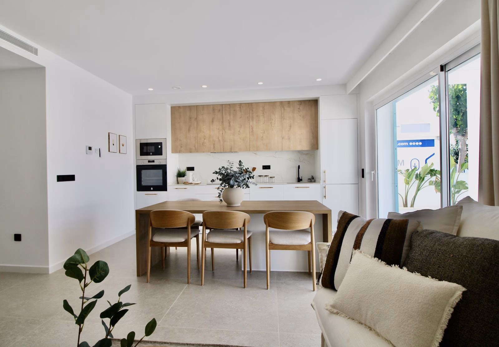 Cocina y comedor en planta abierta