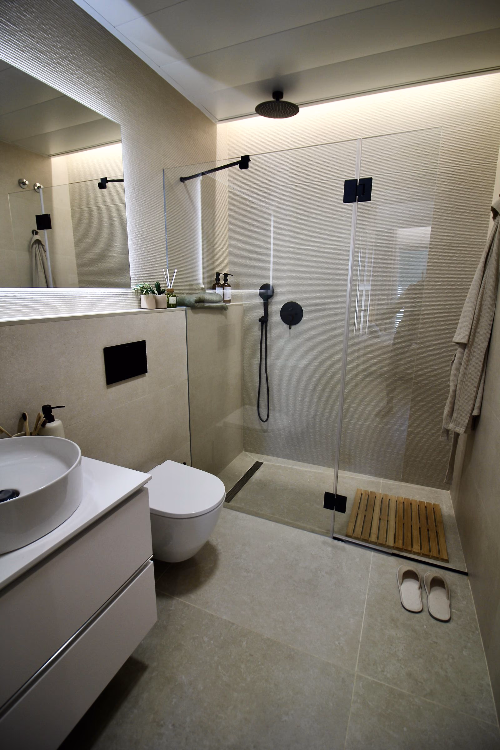 Baño con ducha a ras de suelo