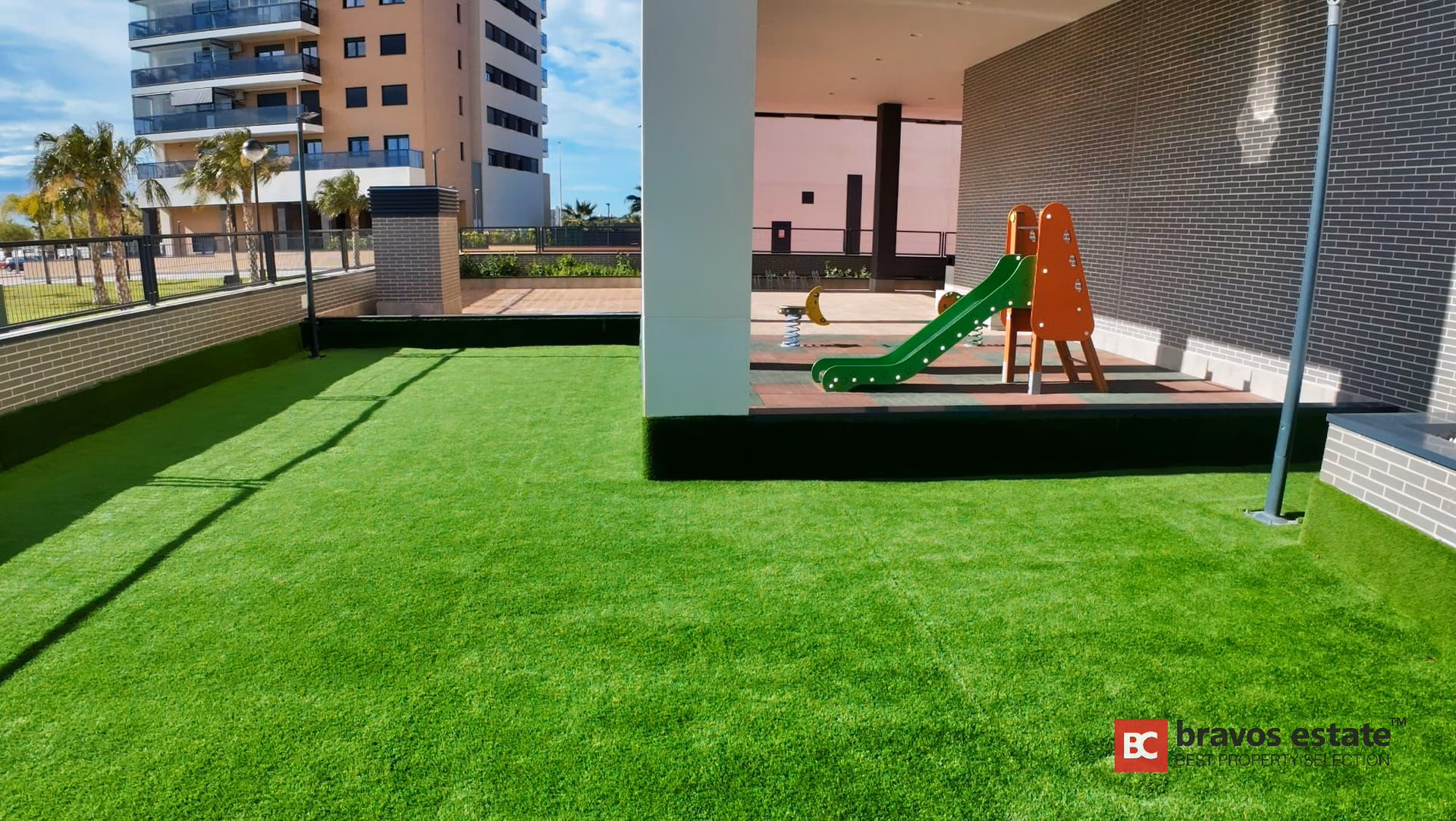 Beachside 2-Bedroom Apartment in El Campello · 100 m² - 13