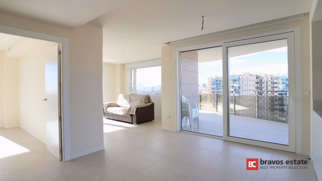 Seafront 3-Bedroom Apartment in El Campello - 4