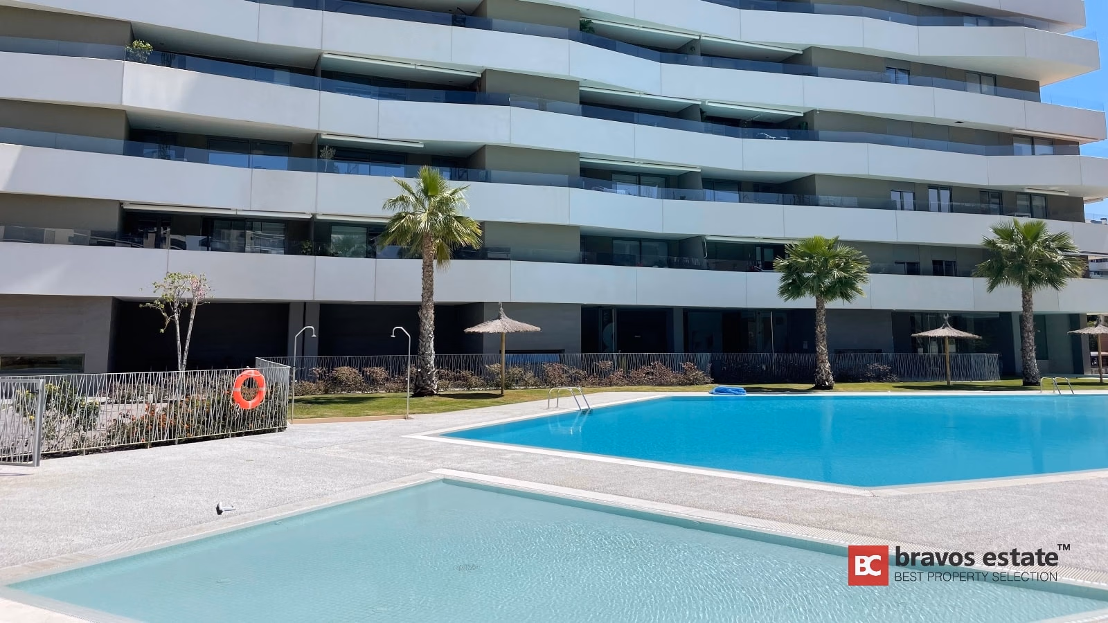 Beachside 3-Bedroom Apartment in Playa de San Juan - 3