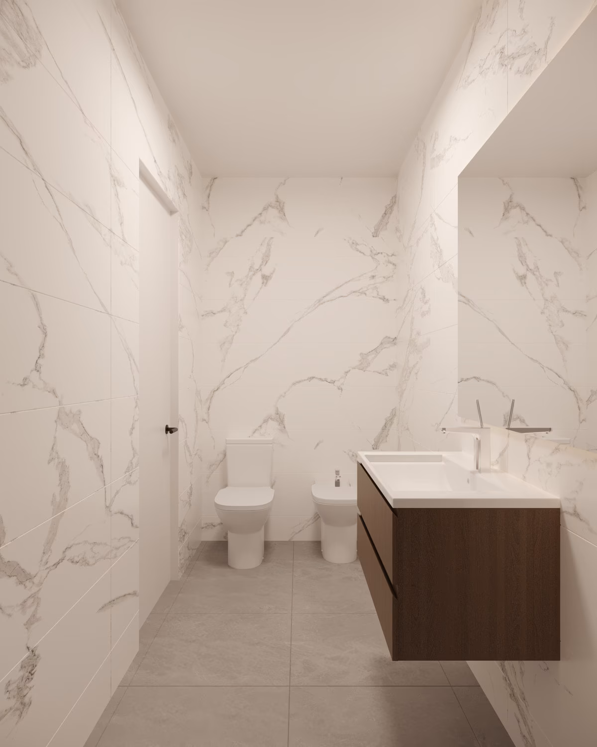 Baño con paredes efecto mármol y mueble de lavabo en madera