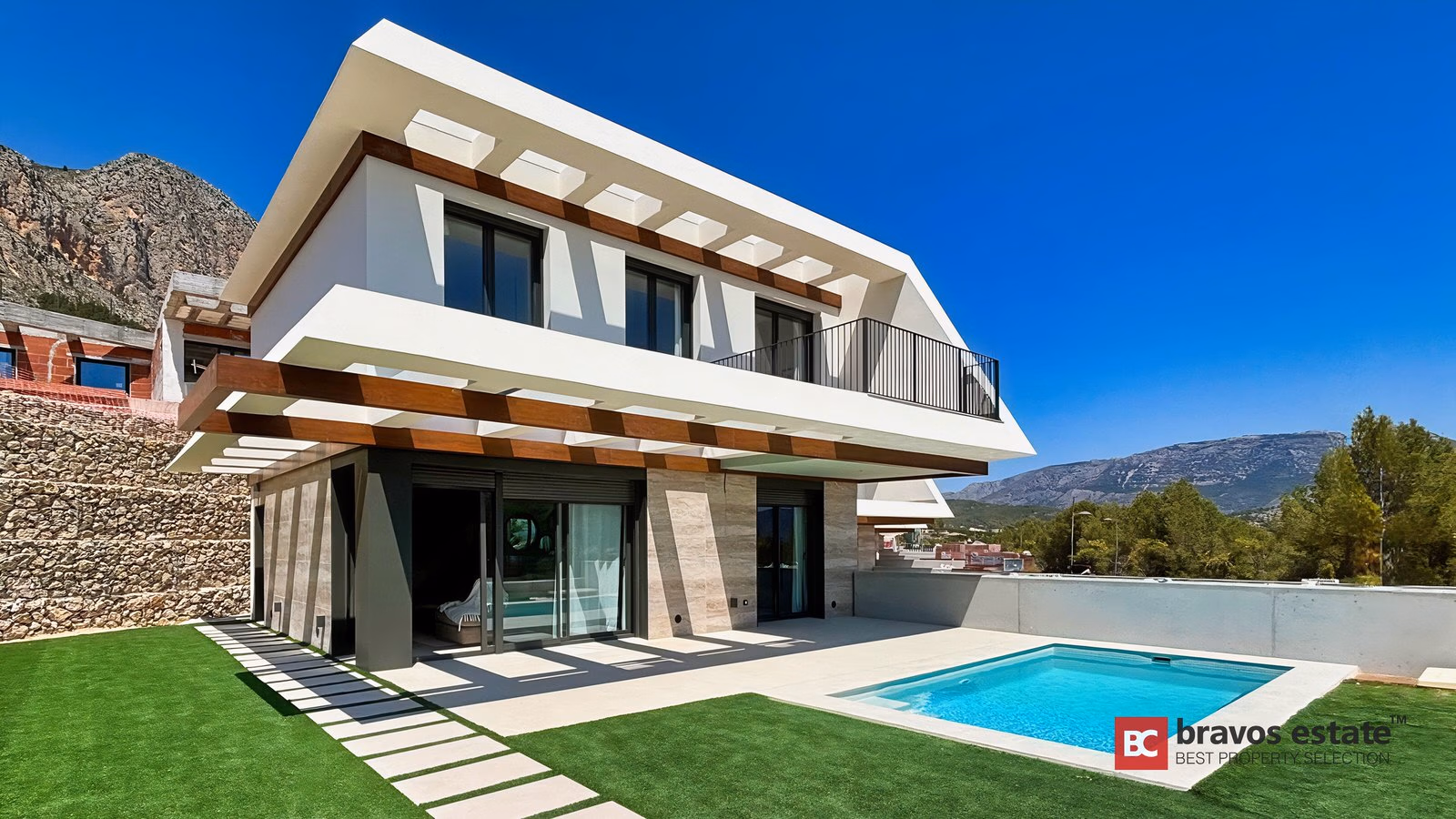 Spacious 3-Bedroom Apartment in Polop 1