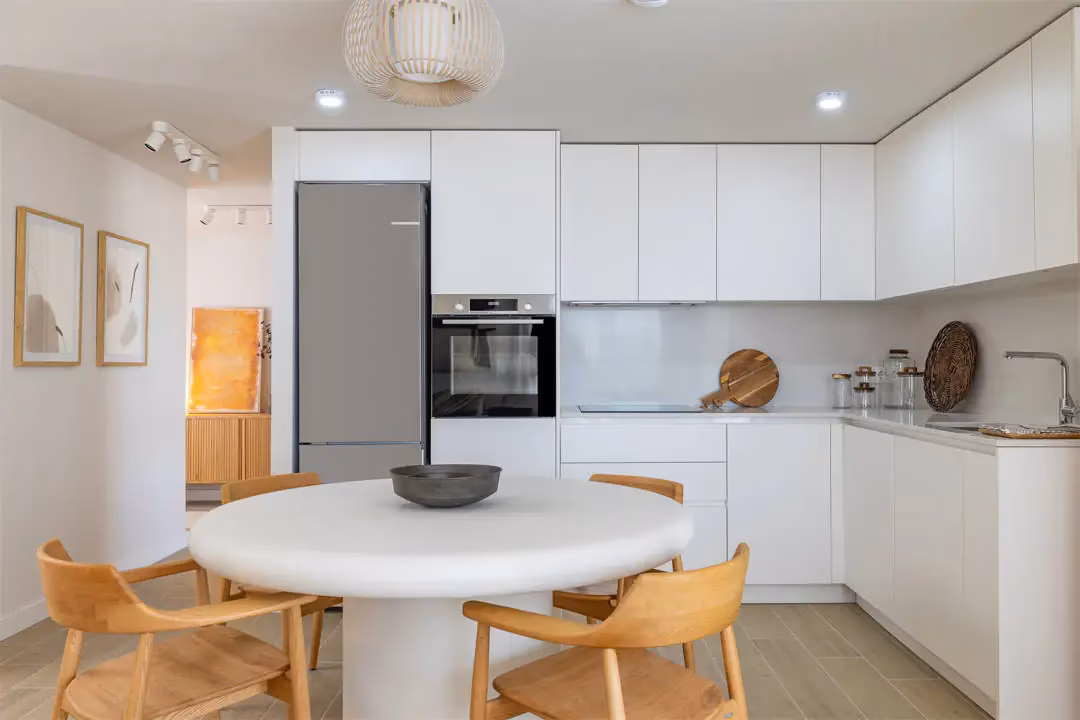 Slaapkamer met inbouwkasten in de modelwoning