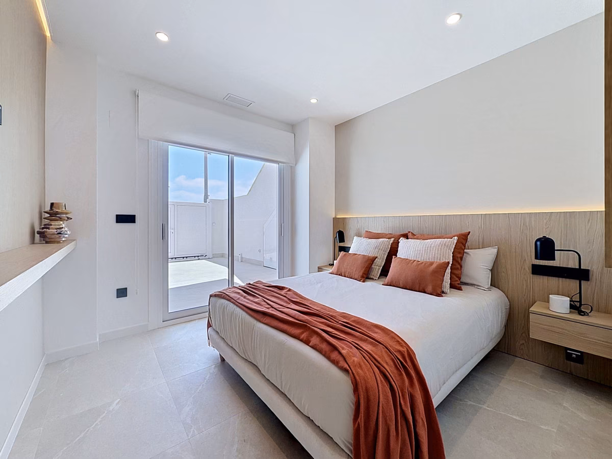 Bedroom with sliding door to the courtyard