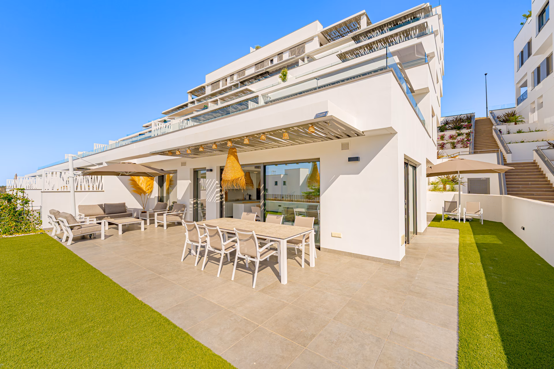 Comedor de la terraza del apartamento
