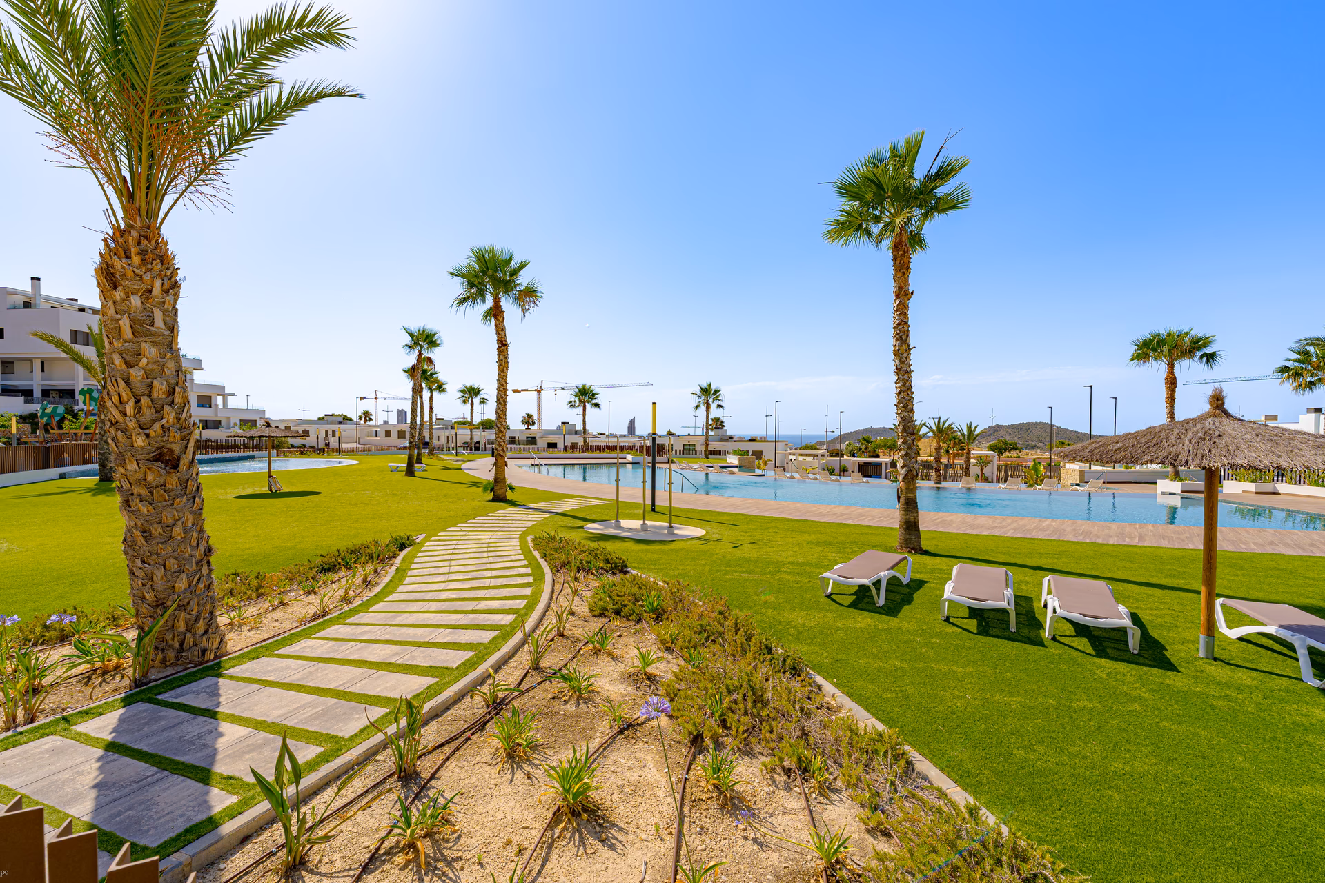 Apartamento esquinero con terraza y jardín de 106 m² — Seascape Resort, Finestrat - 37